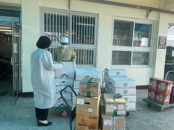 진주시 먹거리통합지원센터, 식재료 엄선 학교 공급