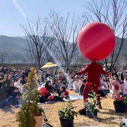 남해군 동대만 생태공원 ‘봄의 왈츠 버스킹’ 흥행 조짐