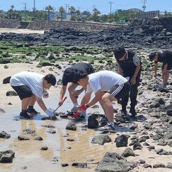 제주업사이클협회, 우도중 학생들과 산호해변 일대 해안 정화활동 전개