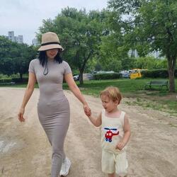 사유리, 폭풍성장한 아들 젠과 손잡고 행복한 산책 "엄마만큼 키가 컸네"
